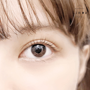 渋谷区恵比寿のまつ毛サロンLinoa｜ラッシュリフト（ストレート立ち上げ）仕上げ｜根元からしっかり上げて長さを引き出し、まつ毛を長く見せたい方におすすめのデザイン