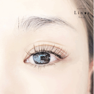 渋谷区恵比寿のまつ毛サロンLinoa｜カラーマツエク施術例｜ミンクセーブル毛質の円柱形シングルラッシュで、自然で上品な仕上がり